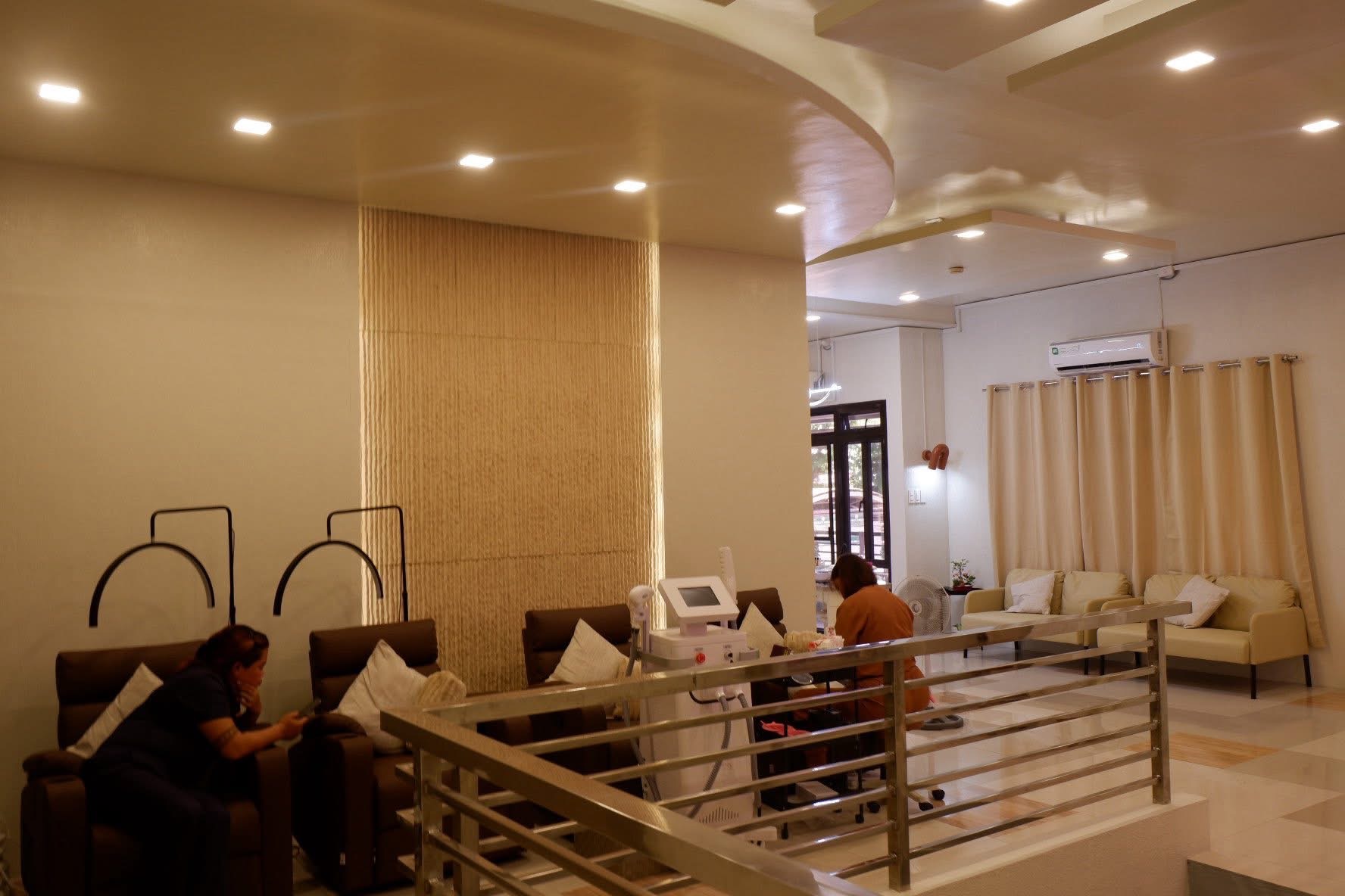 Private treatment corridor at Martinis and Manicures